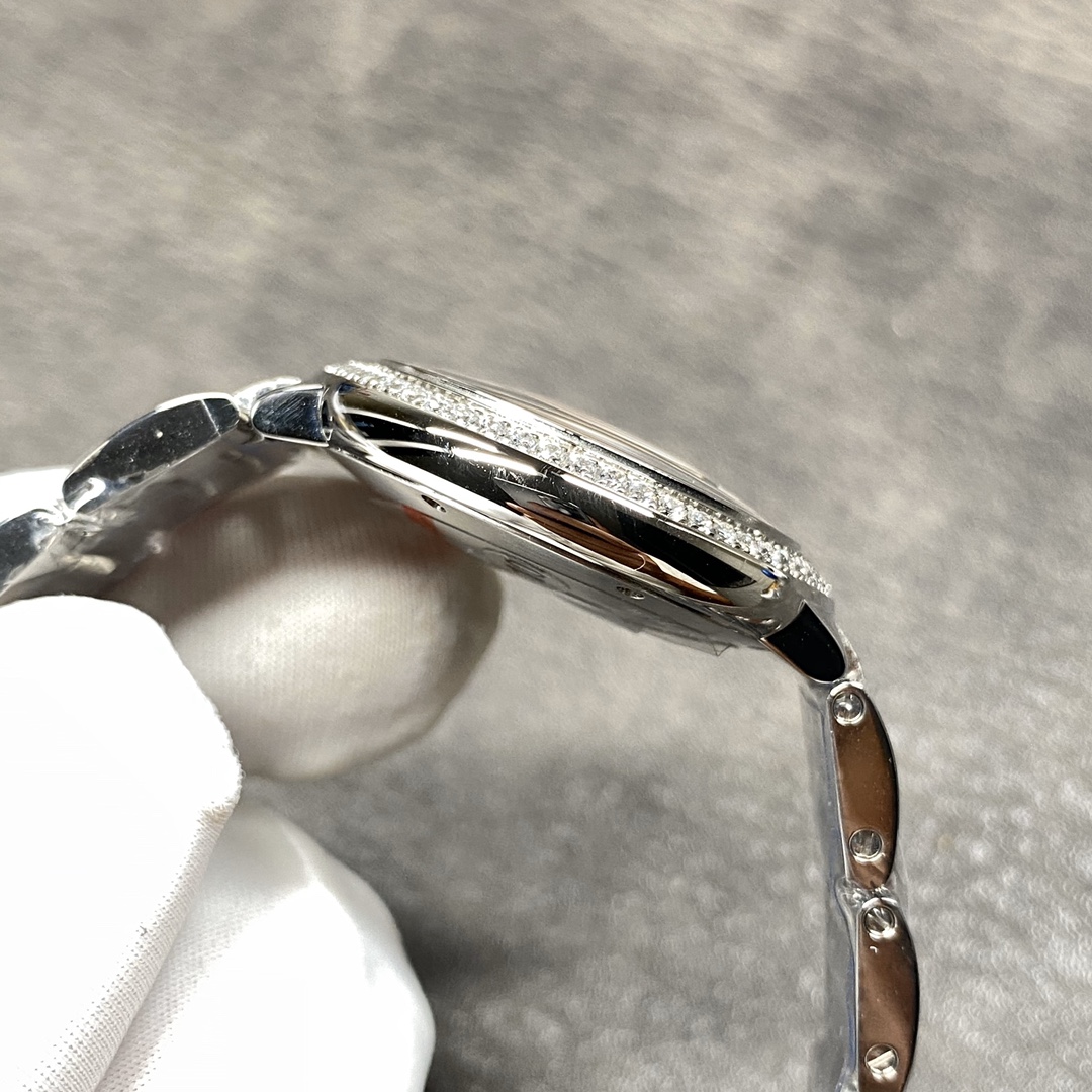 Cartier 卡地亚蓝气球系列 客户定制版 该款定制需要3天 型号WE9003Z3 女士表径33毫米
