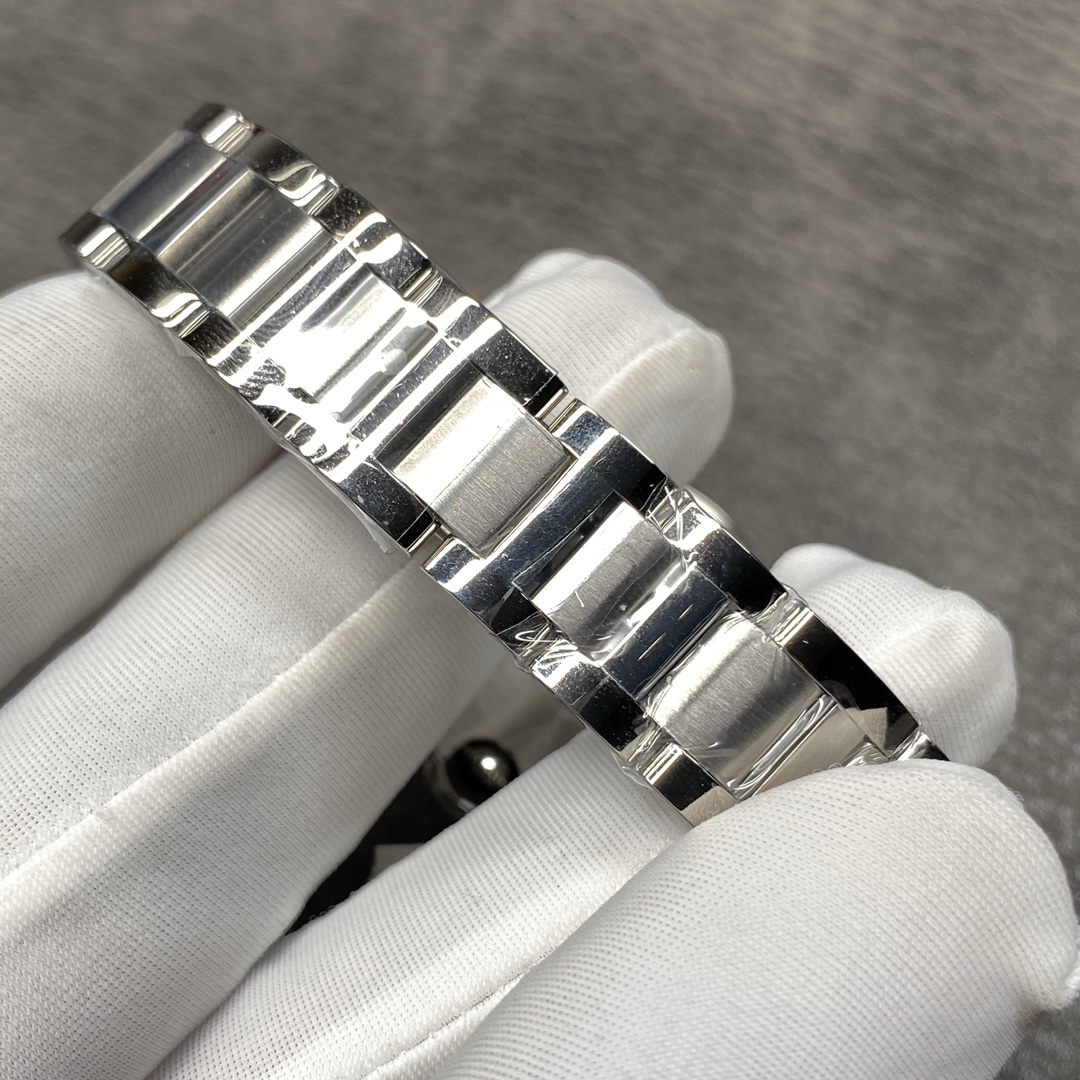 Cartier 卡地亚蓝气球系列 客户定制版 该款定制需要3天 型号WE9003Z3 女士表径33毫米