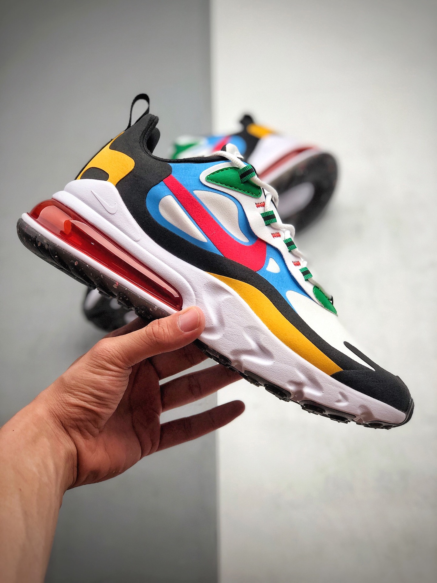 200 耐克 Nike React Air Max 270 React 高桥盾网纱系列 机能半气垫跑步鞋  DA2610-161