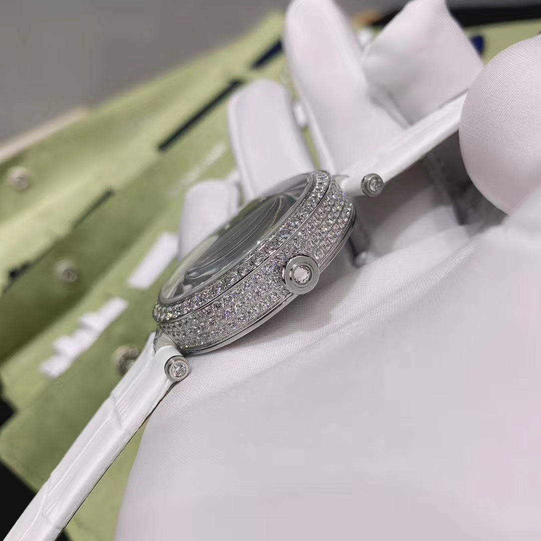 Van Cleef & Arpels 梵克雅宝日月星辰女表，带上去真美