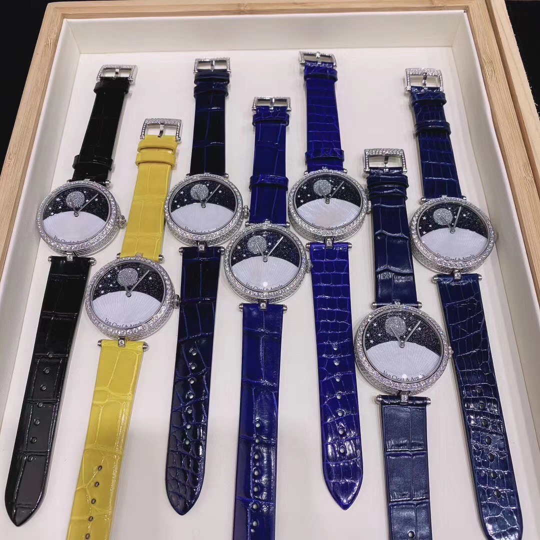 Van Cleef & Arpels 梵克雅宝日月星辰女表，带上去真美