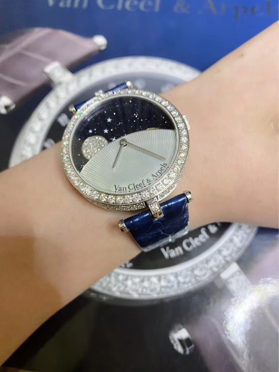 Van Cleef & Arpels 梵克雅宝日月星辰女表，带上去真美
