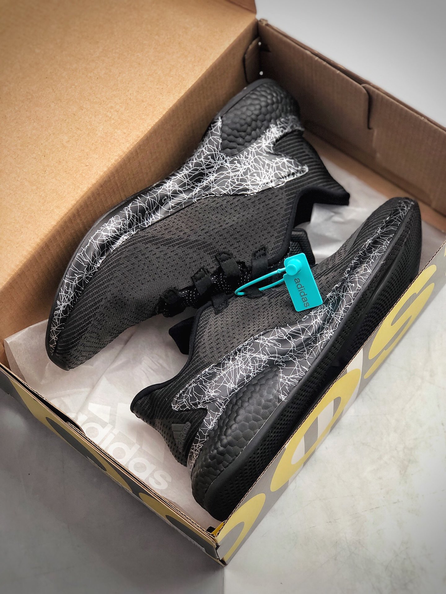 180  阿迪达斯 Adidas Alphaboost System M 针织鞋面