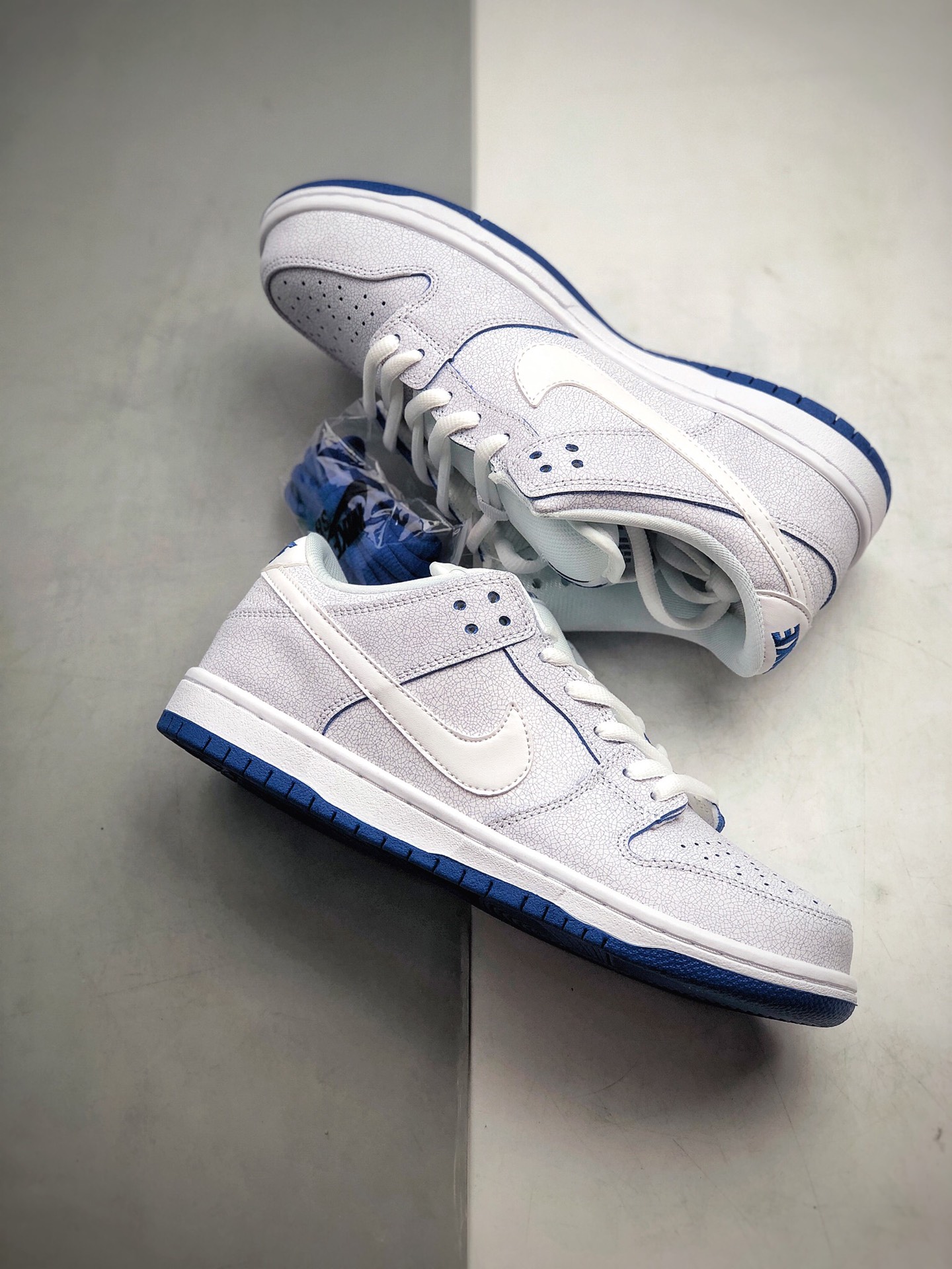 250 Nike SB Dunk Low 滑板鞋低帮 青花瓷 CJ6884-100