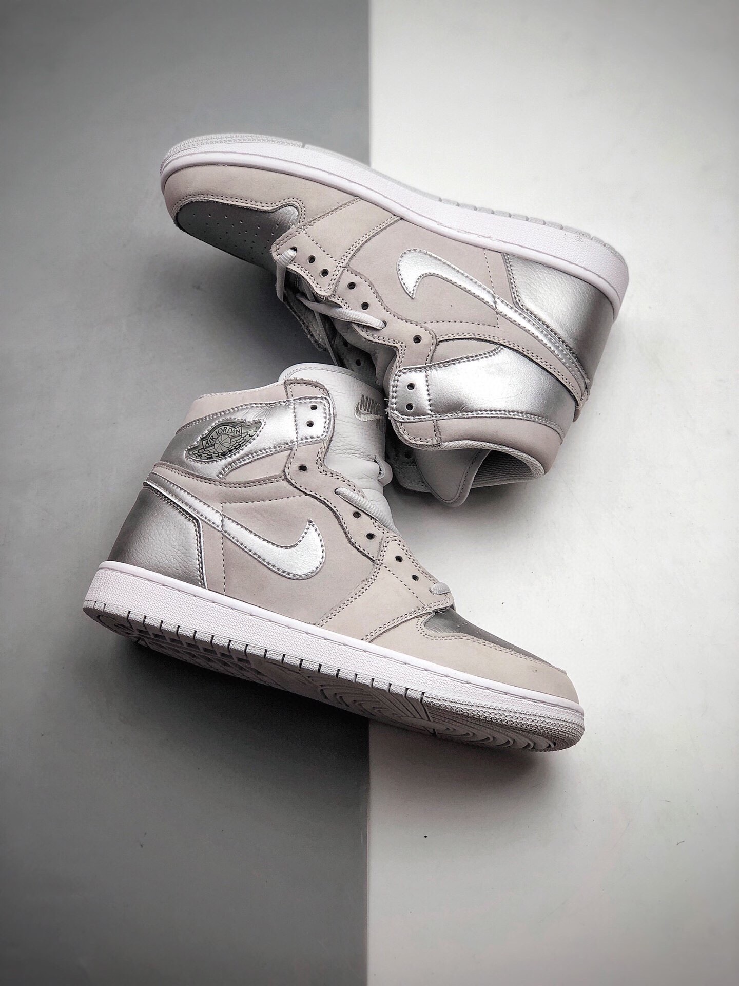 460 Air Jordan 1 High OG 灰麂银皮 DC1788-029