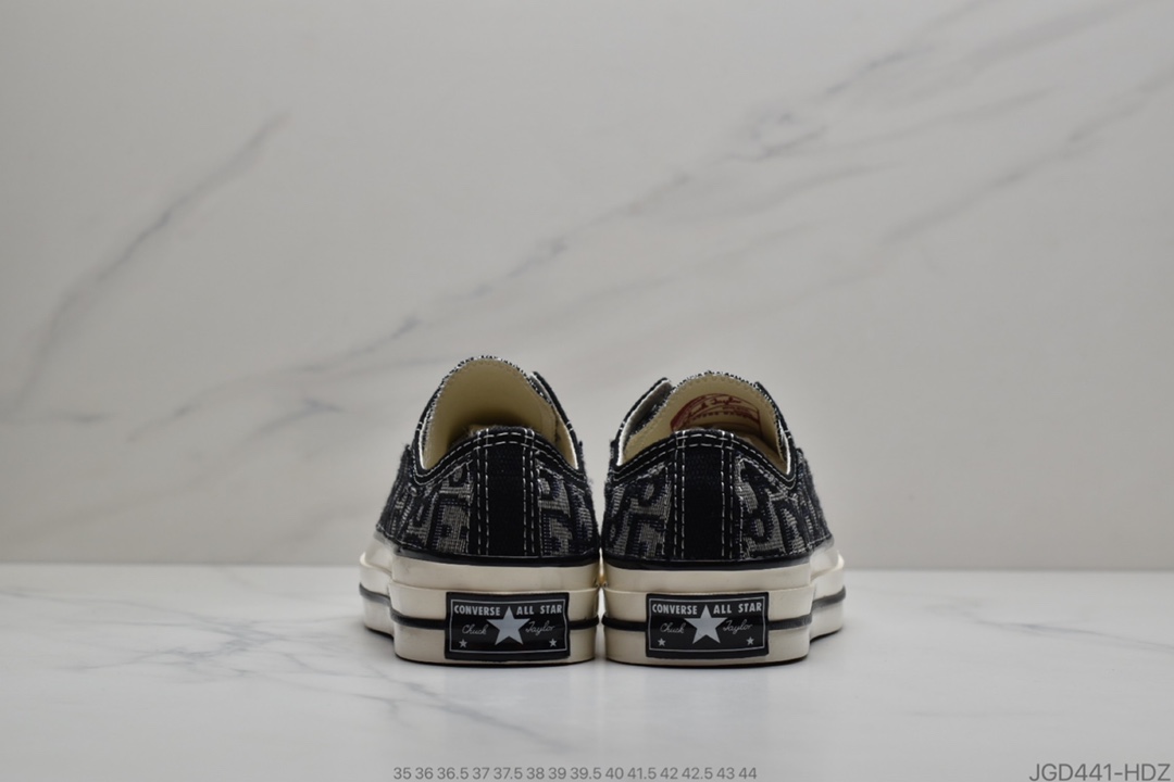 180 Dior 匡威迪奥联名 鲜美系列帆布半月包头硫化板鞋“黑浅灰刺绣CD重影”惊艳来袭166051C
