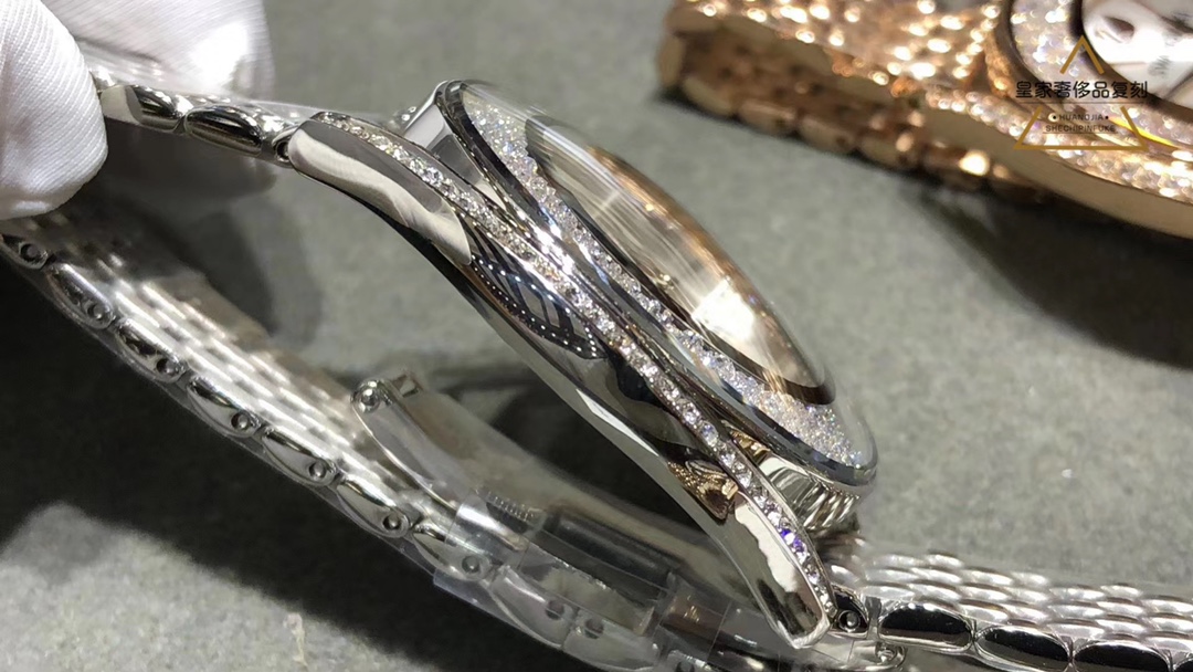 Unknown Swarovski 施华洛世奇 优雅之作 PVD表壳镶有逾1300颗施华洛水晶