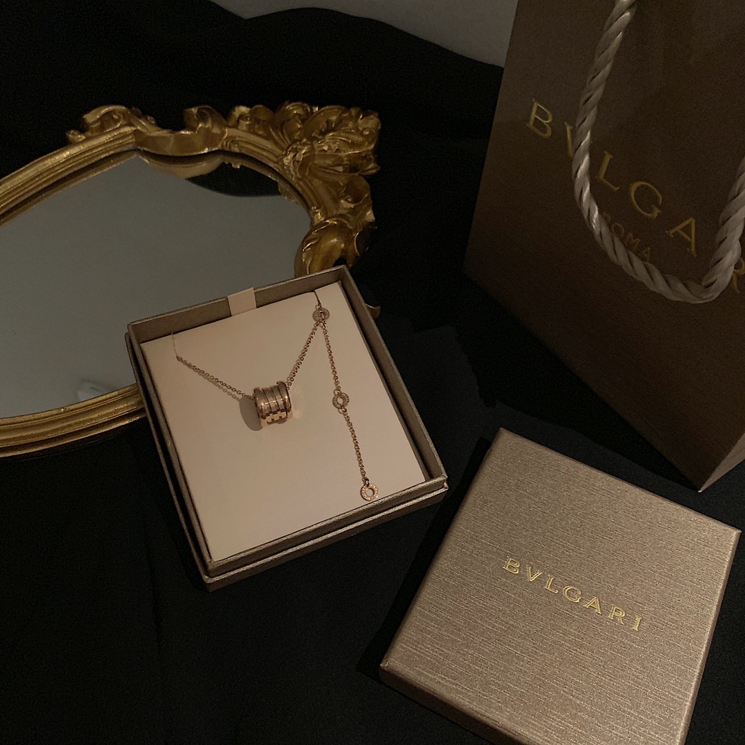 Bulgari-motif necklace - Comprehensive