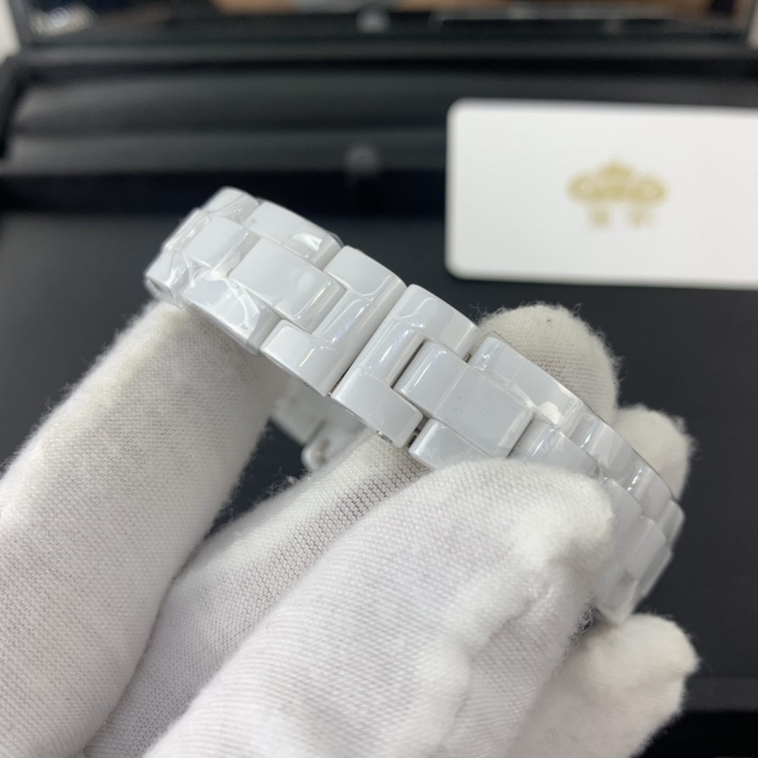 Chanel 皇家 香奈儿全白全陶瓷女表