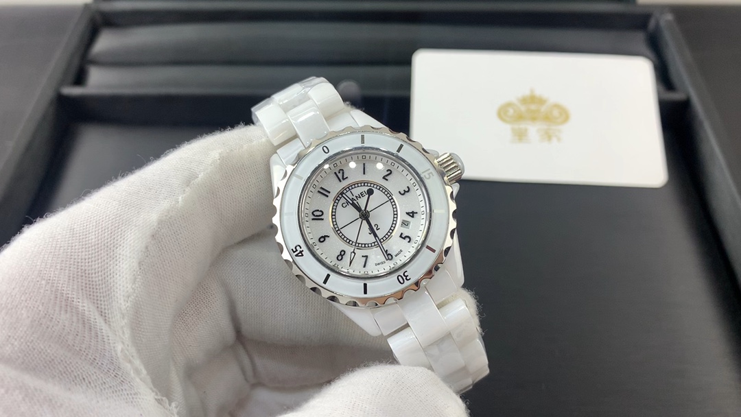 Chanel 皇家 香奈儿全白全陶瓷女表视频欣赏