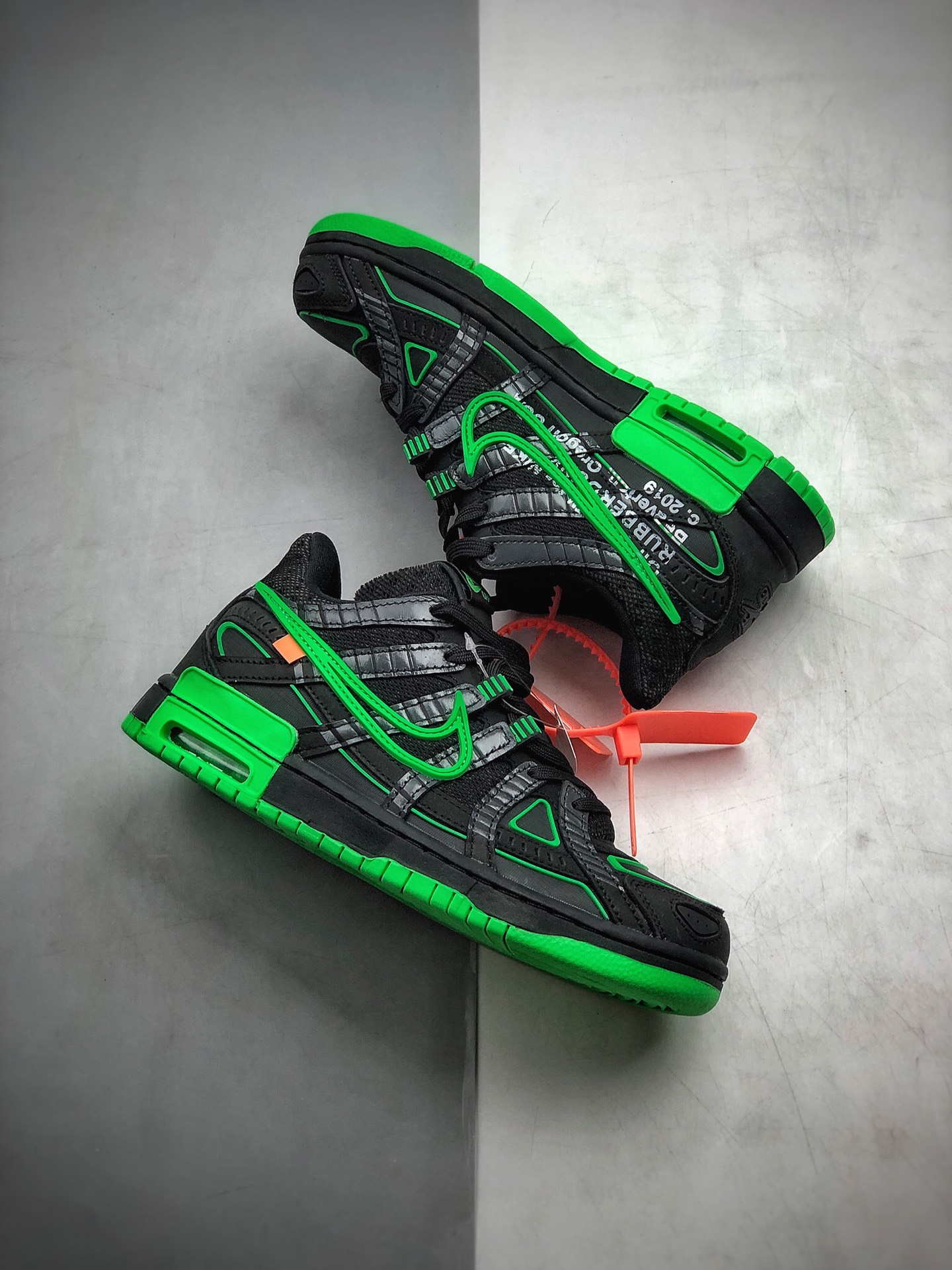270  OW联名 复古板鞋 黑绿色 OFF-WHITE x Nike Air Rubber Dunk  OFF-WHITE x Nike Air Rubber Dunk 货号：CU6015-001