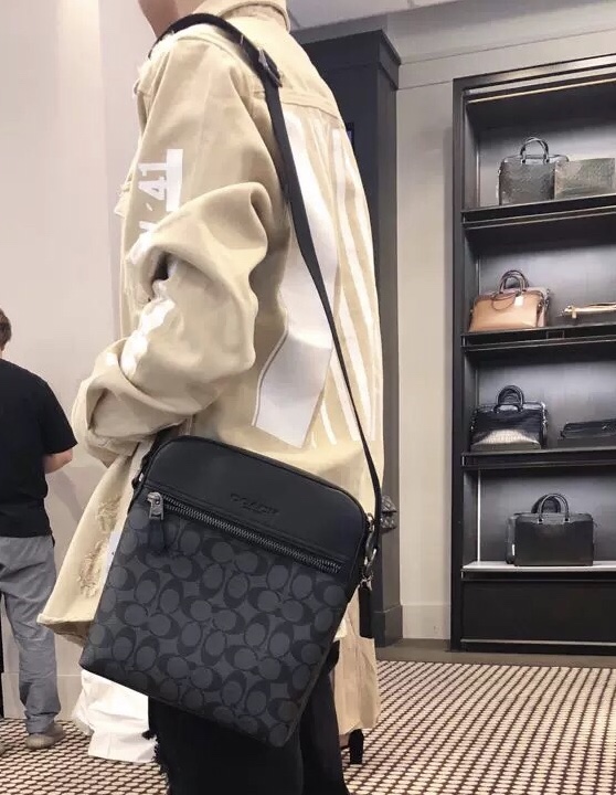 Coach 黑色73336单肩斜挎包