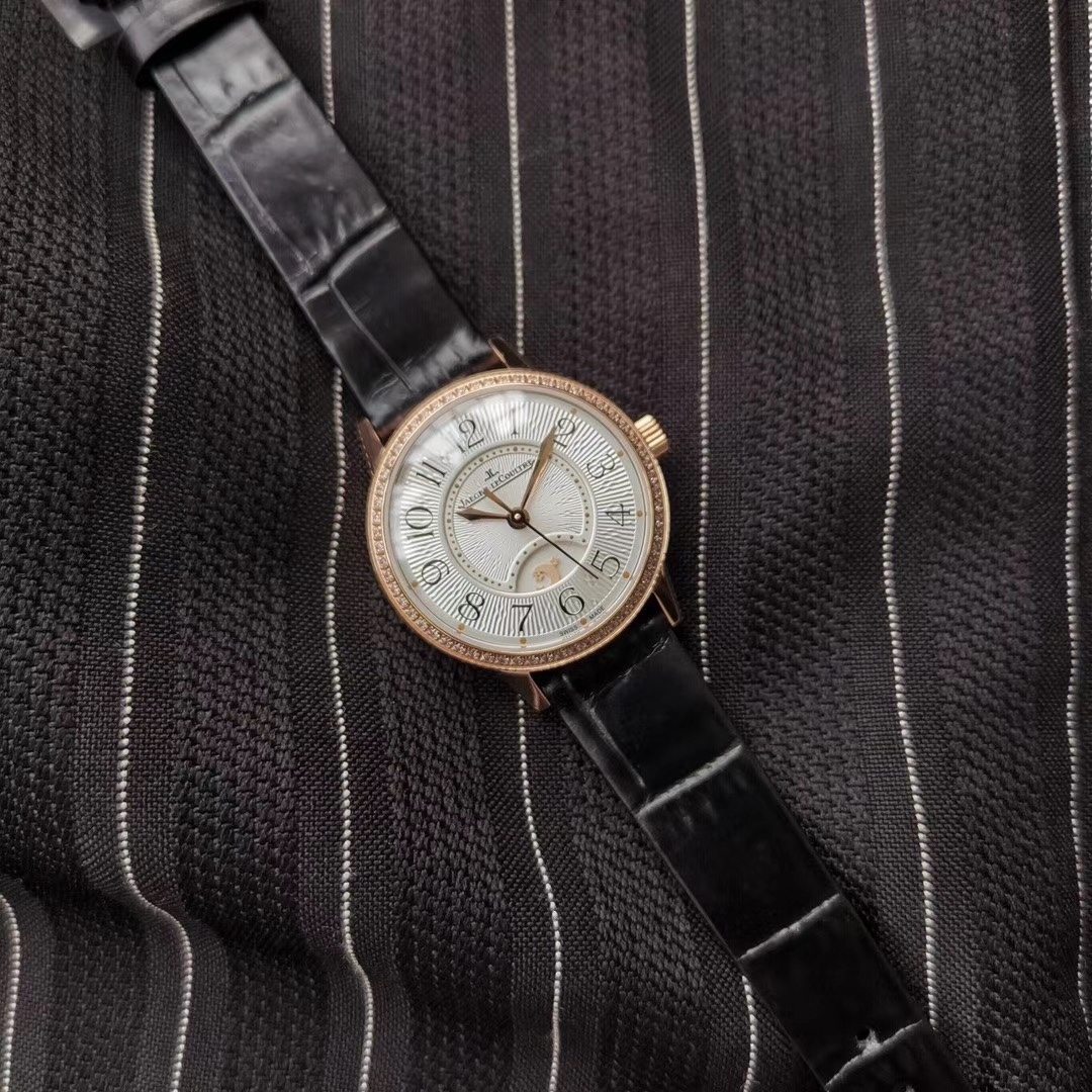 Lacoste 积家约会29mm 打破没有小尺寸机械的现状 这个春天 愿你有一个美好的约会