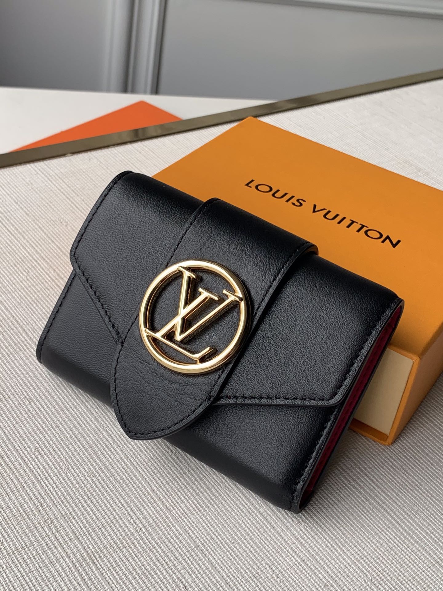 Louis Vuitton Wallet Black Cowhide LV Circle M69175