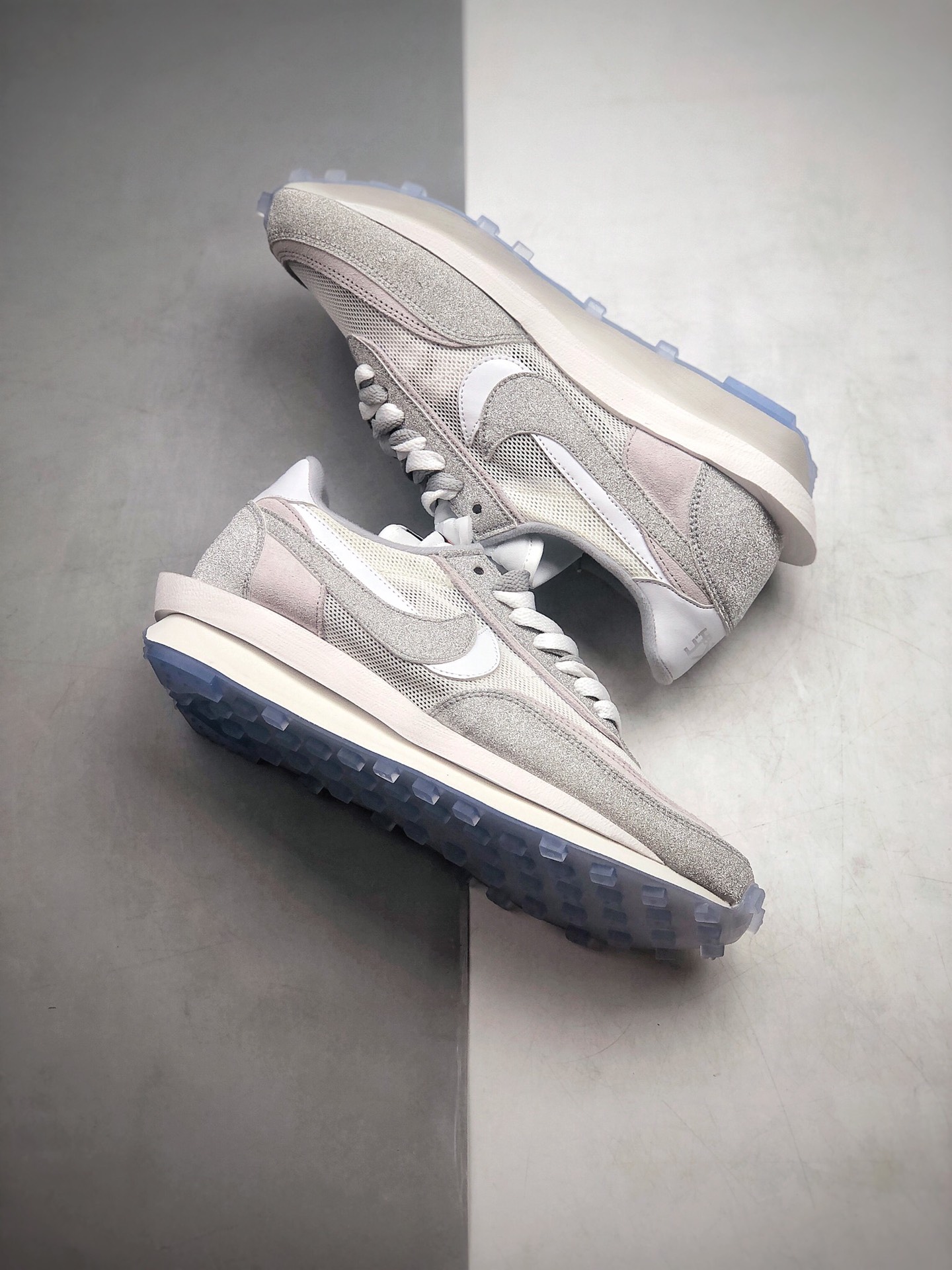 200 Sacai x Nike LVD Waffle Daybreak 联名走秀款 华夫 双勾满天星 Swoosh跑步鞋 BV5053-100