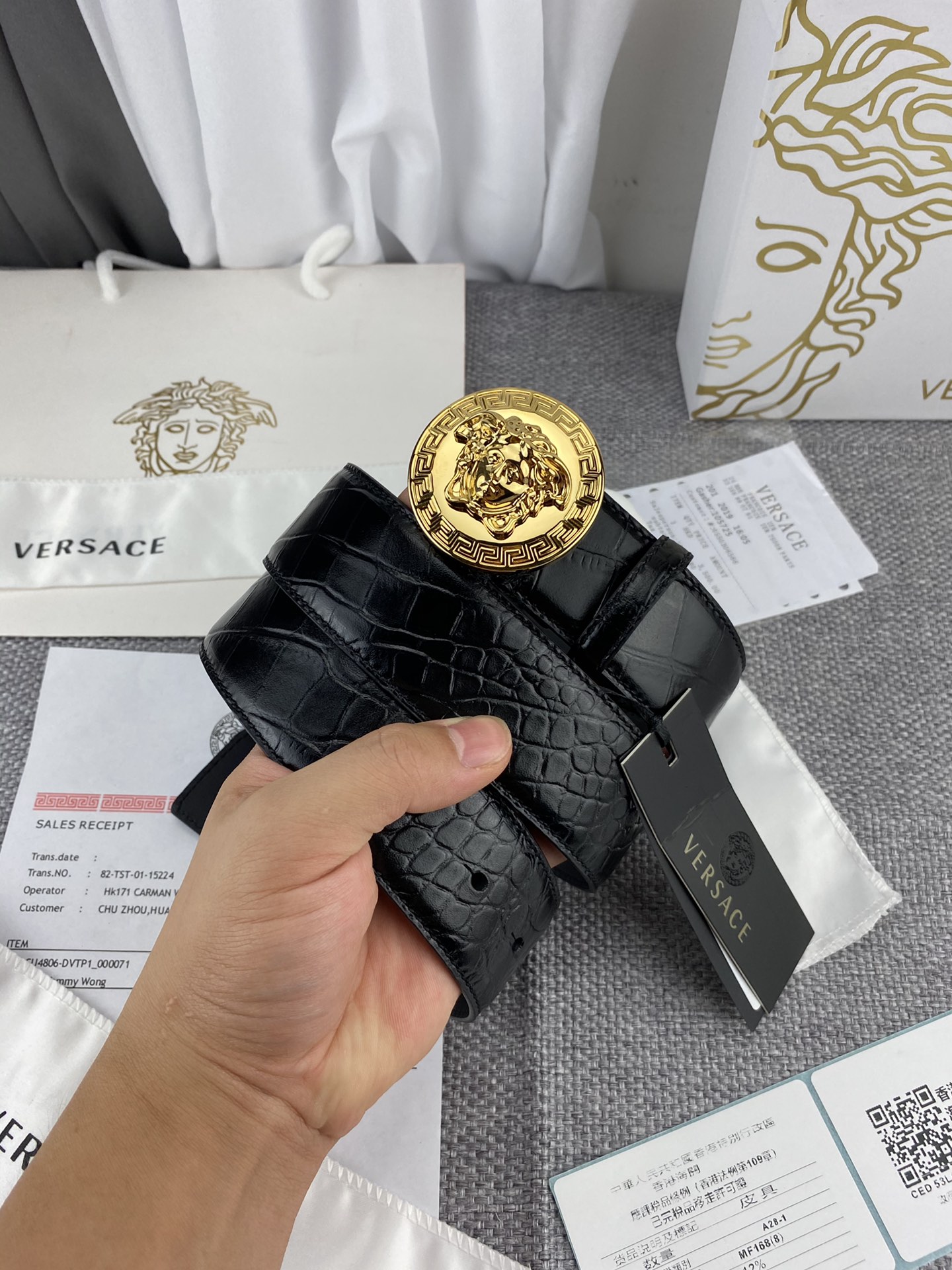   范思哲，宽3.8cm，重磅推出  新版范思哲·美杜莎VERSACE .，现货实拍 . 进口牛皮头层鳄