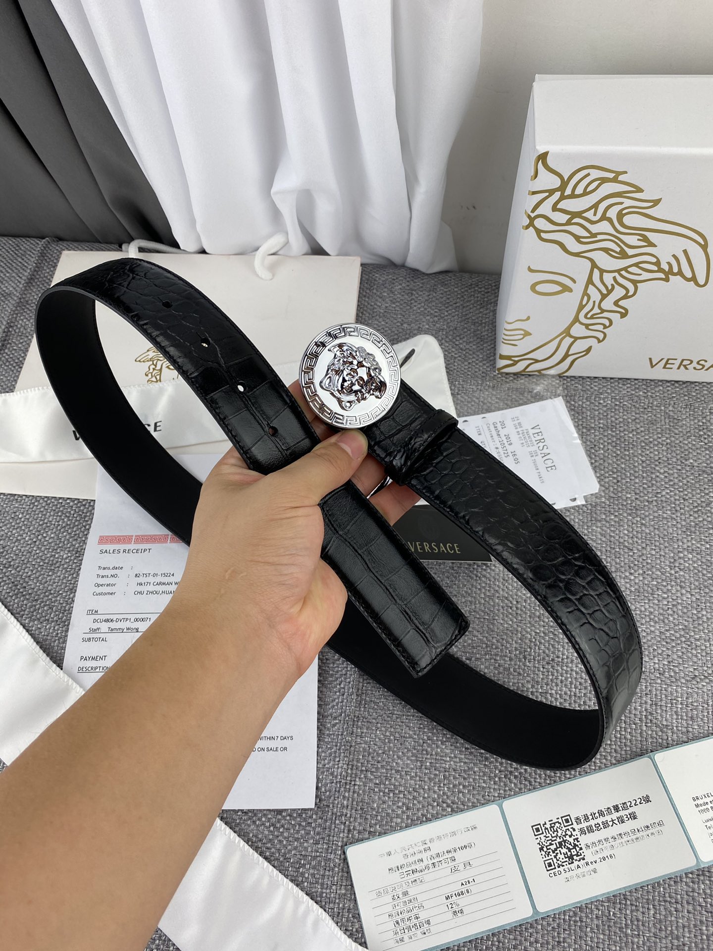   范思哲，宽3.8cm，重磅推出  新版范思哲·美杜莎VERSACE .，现货实拍 . 进口牛皮头层鳄