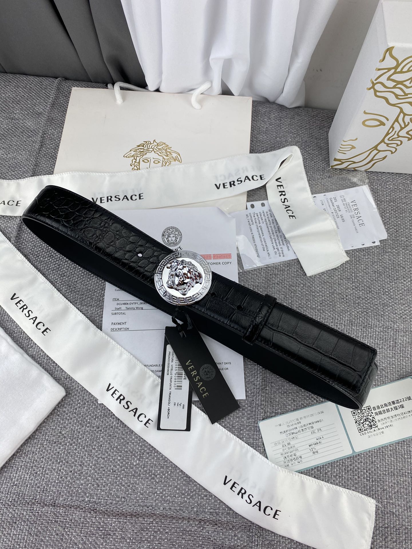   范思哲，宽3.8cm，重磅推出  新版范思哲·美杜莎VERSACE .，现货实拍 . 进口牛皮头层鳄