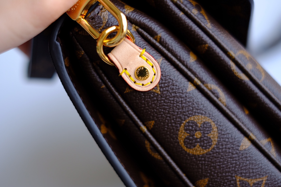 LV M40780老花丝印 POCHETTE METIS 手袋(图7) LV M40780老花丝印 POCHETTE METIS 手袋(图7)