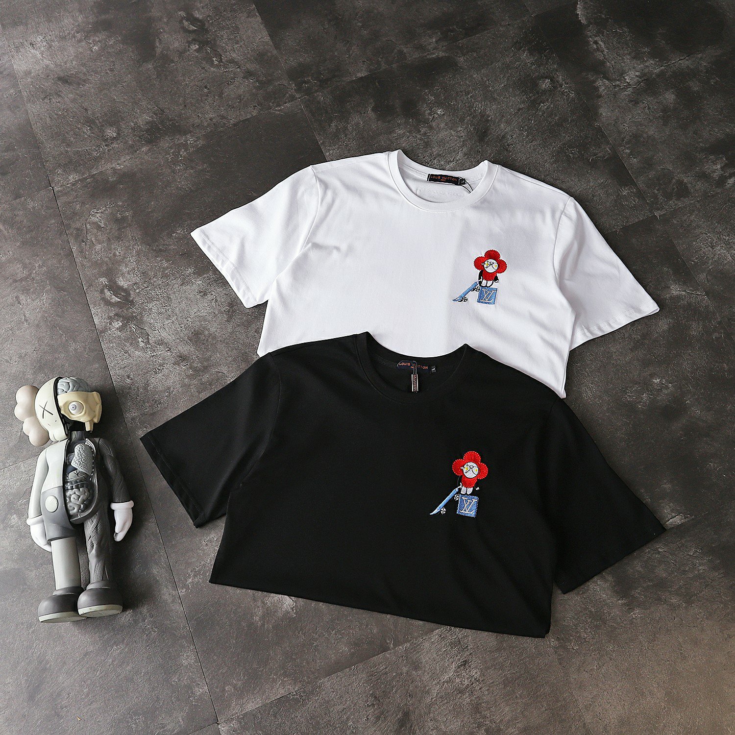 爱尚上新 45 路易威登lv限定刺绣太阳花公仔短袖t恤 最高版本