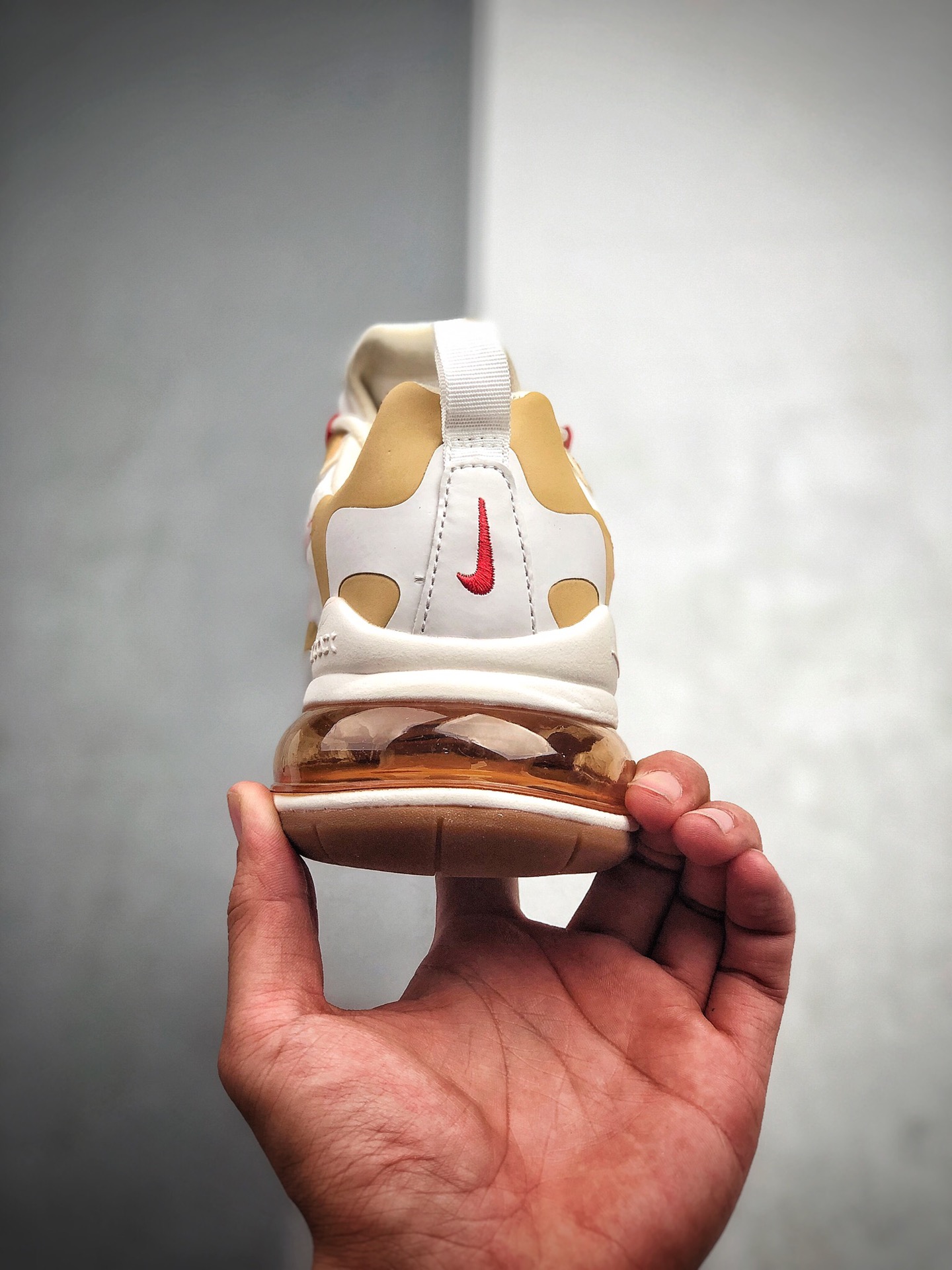 180  耐克 Nike React Air Max 270 React LA Edition 白咖 高桥盾网纱系列机能半气垫跑步鞋CQ0208-101