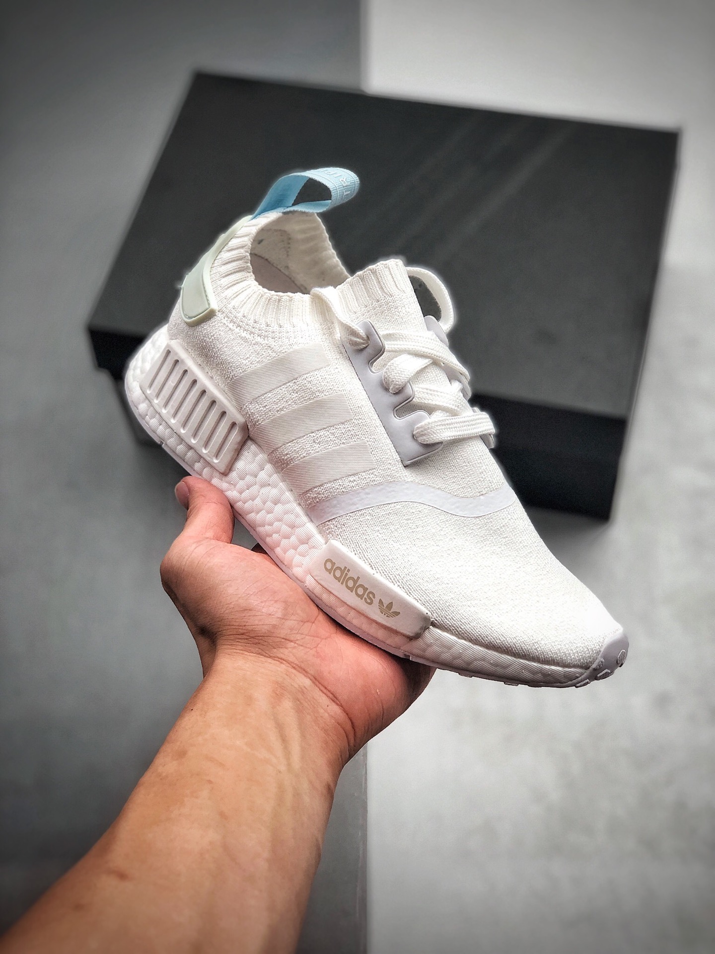200  Adidas NMD R1  Primeknit Triple Black  货号：CQ2040