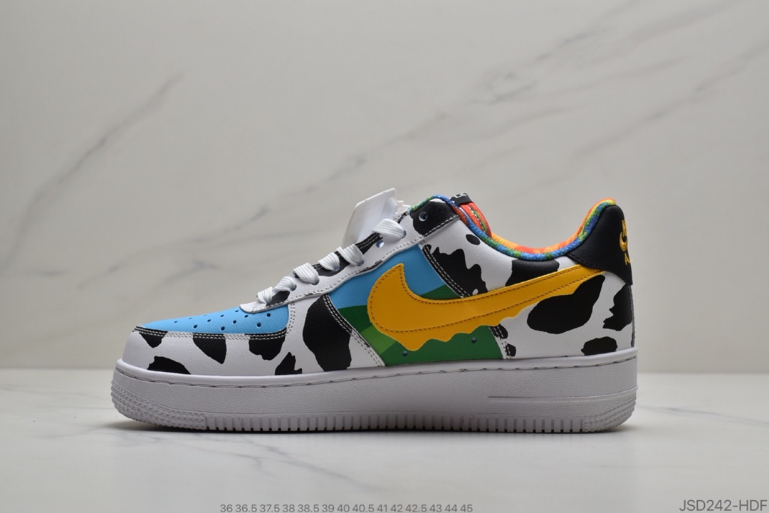 200   Ben & Jerry's x Nike l牛奶冰淇淋拖鞋CU3244-100