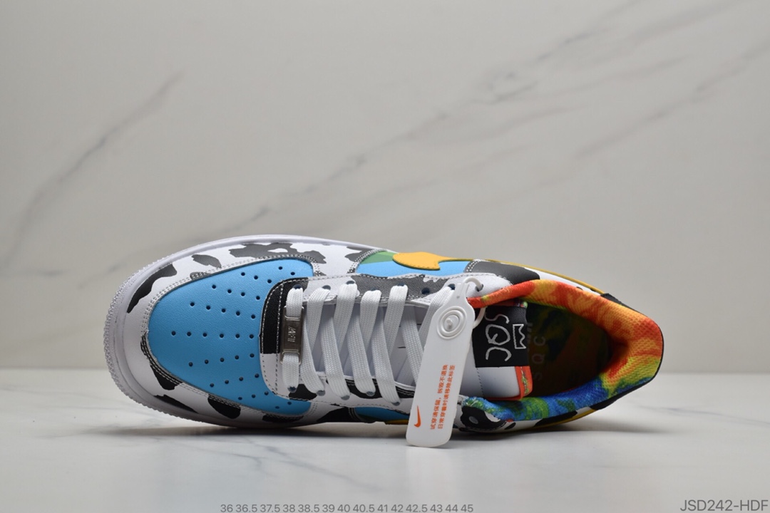 200   Ben & Jerry's x Nike l牛奶冰淇淋拖鞋CU3244-100