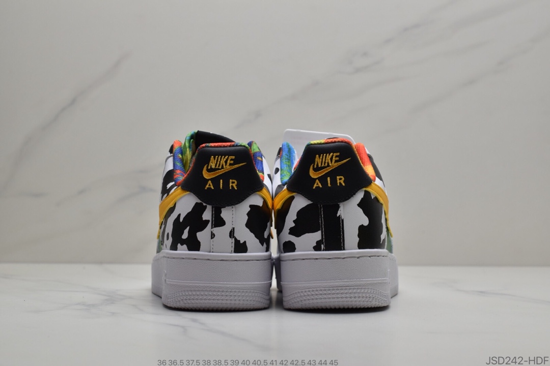 200   Ben & Jerry's x Nike l牛奶冰淇淋拖鞋CU3244-100