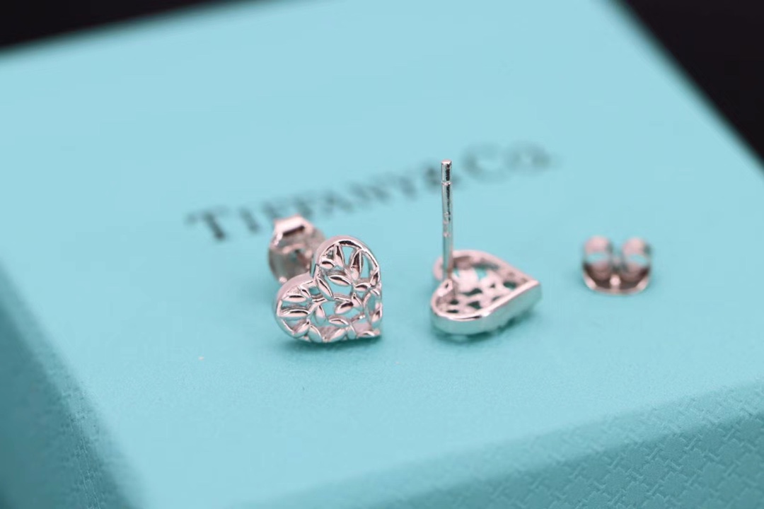 Tiffany & Co. Tiff 蒂*尼 心形橄榄叶耳钉