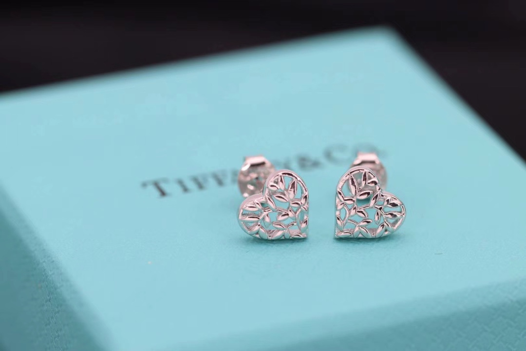 Tiffany & Co. Tiff 蒂*尼 心形橄榄叶耳钉
