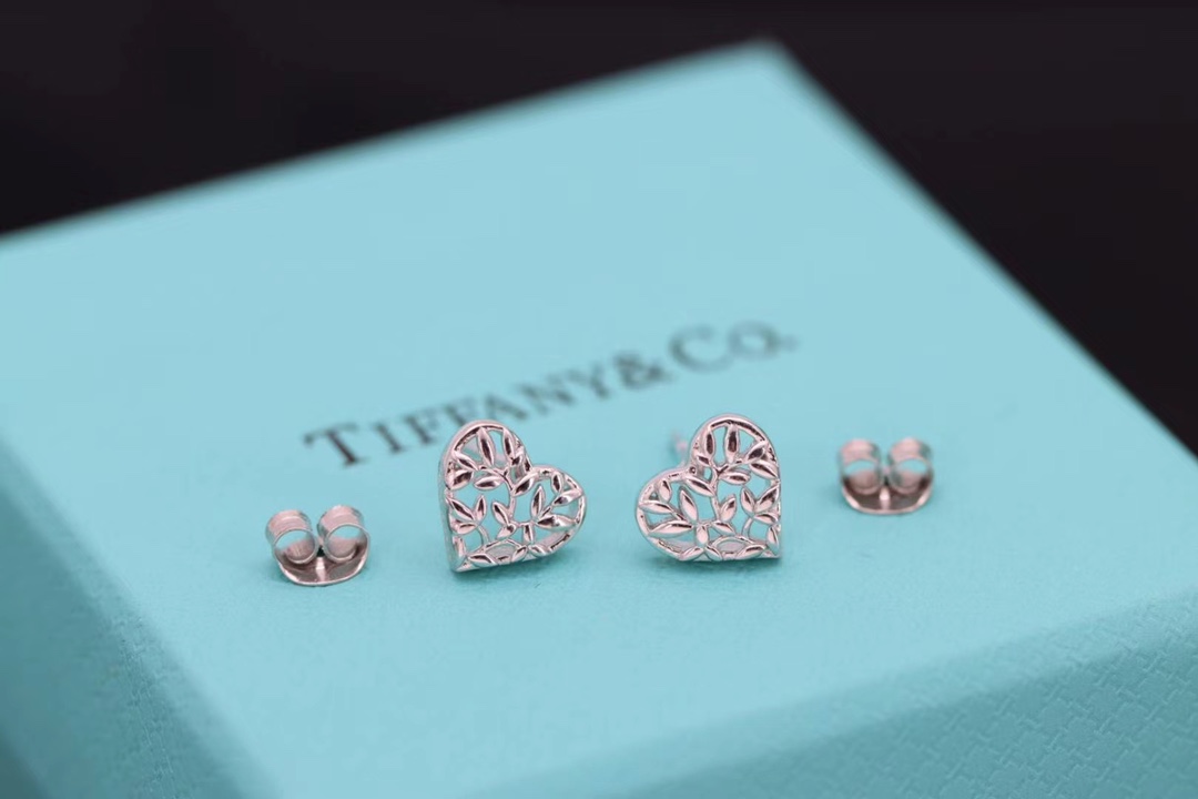Tiffany & Co. Tiff 蒂*尼 心形橄榄叶耳钉