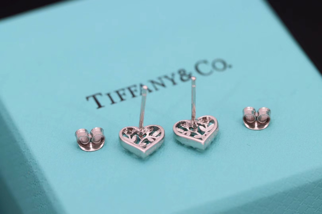 Tiffany & Co. Tiff 蒂*尼 心形橄榄叶耳钉