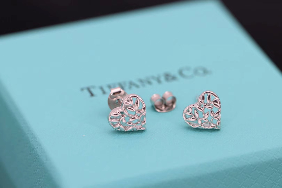 Tiffany & Co. Tiff 蒂*尼 心形橄榄叶耳钉