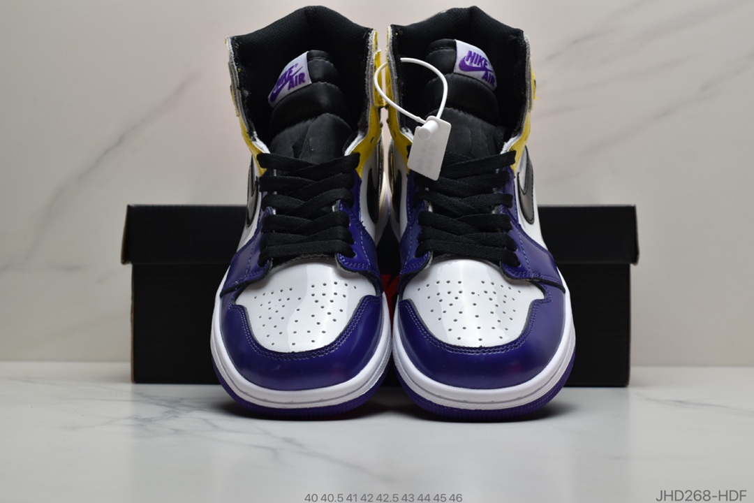 190 Air Jordan 1 “Fearless” 警灯配色设计在鞋身前端使用经典的芝加哥配色CK5666-100