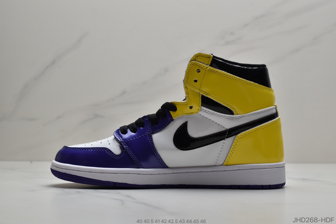 190 Air Jordan 1 “Fearless” 警灯配色设计在鞋身前端使用经典的芝加哥配色CK5666-100