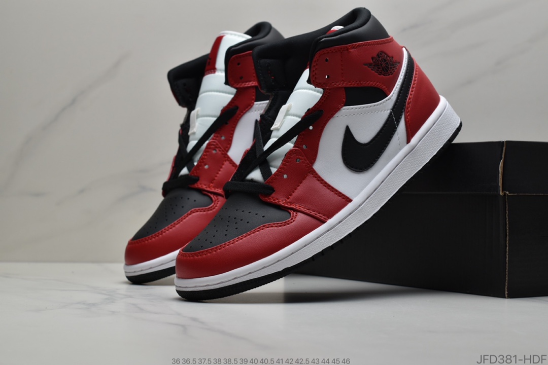 170 公司级  乔丹/Air Jordan 1 Mid “Light Smoke Grey”烟灰 554724-092
