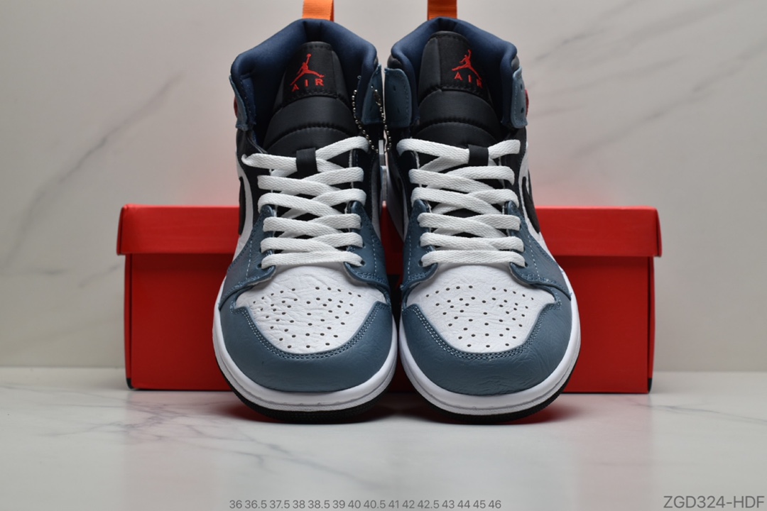290 公司级  Air Jordan 1 Retro High OG “Pine Green”黑绿脚趾 货号: 555088-302