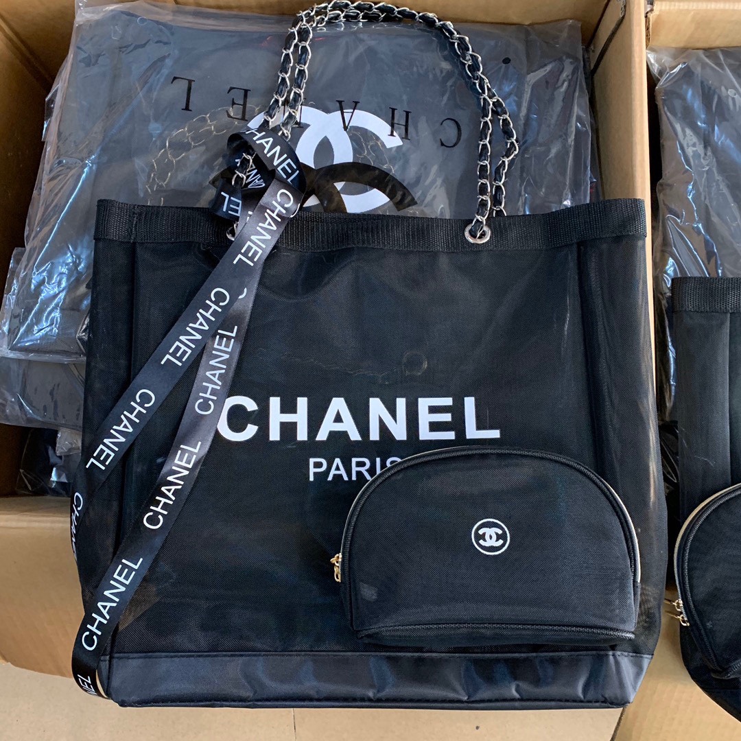 Chanel 专柜款经典手袋 8