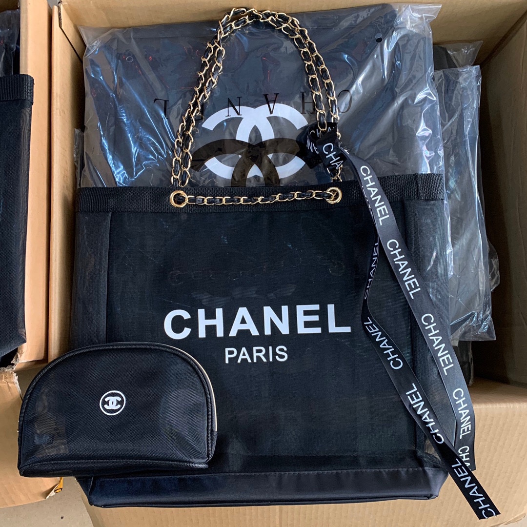 Chanel 专柜款经典手袋 9