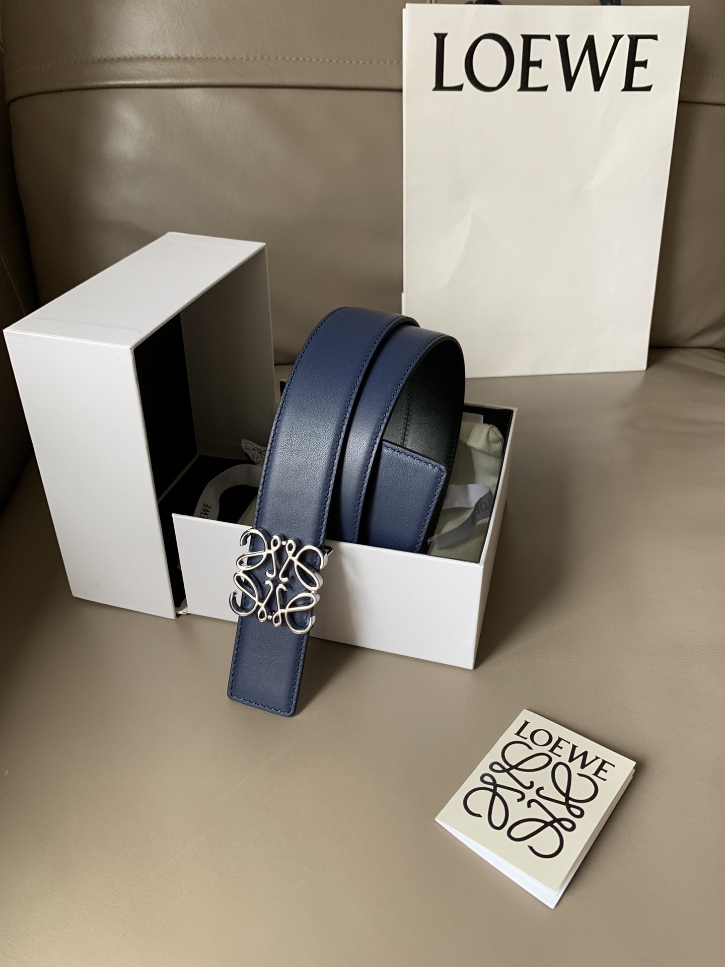 LOEWE（罗意威）专柜同款 Anagrm腰带 男女通用 双面头层原版牛皮 一面海军蓝色一面黑色(可双面