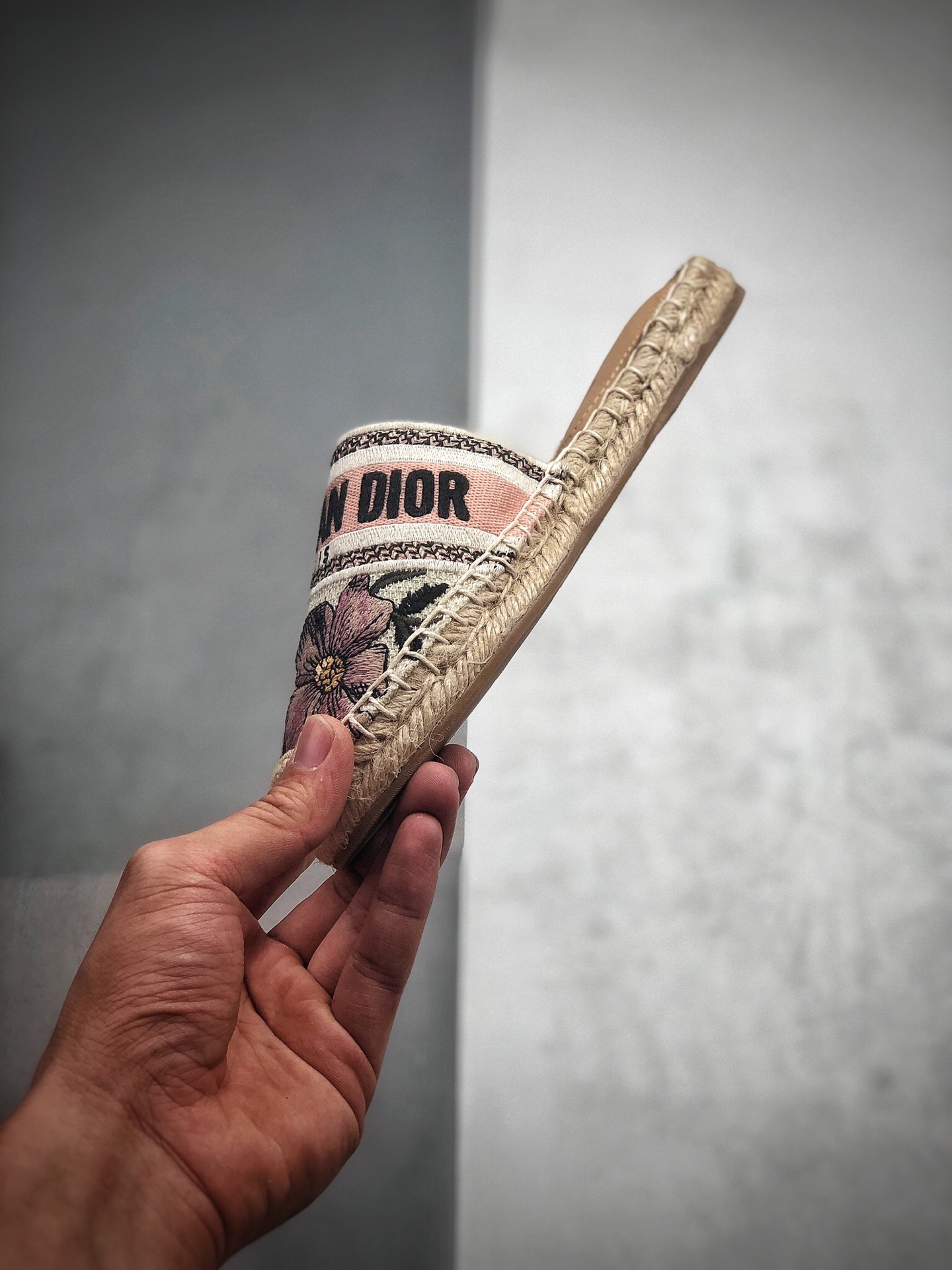 260  小红书NFC芯片版本 平台专供 官方最新配色 独家出货 Dior Granville 20ss小雏菊系列刺绣半拖
