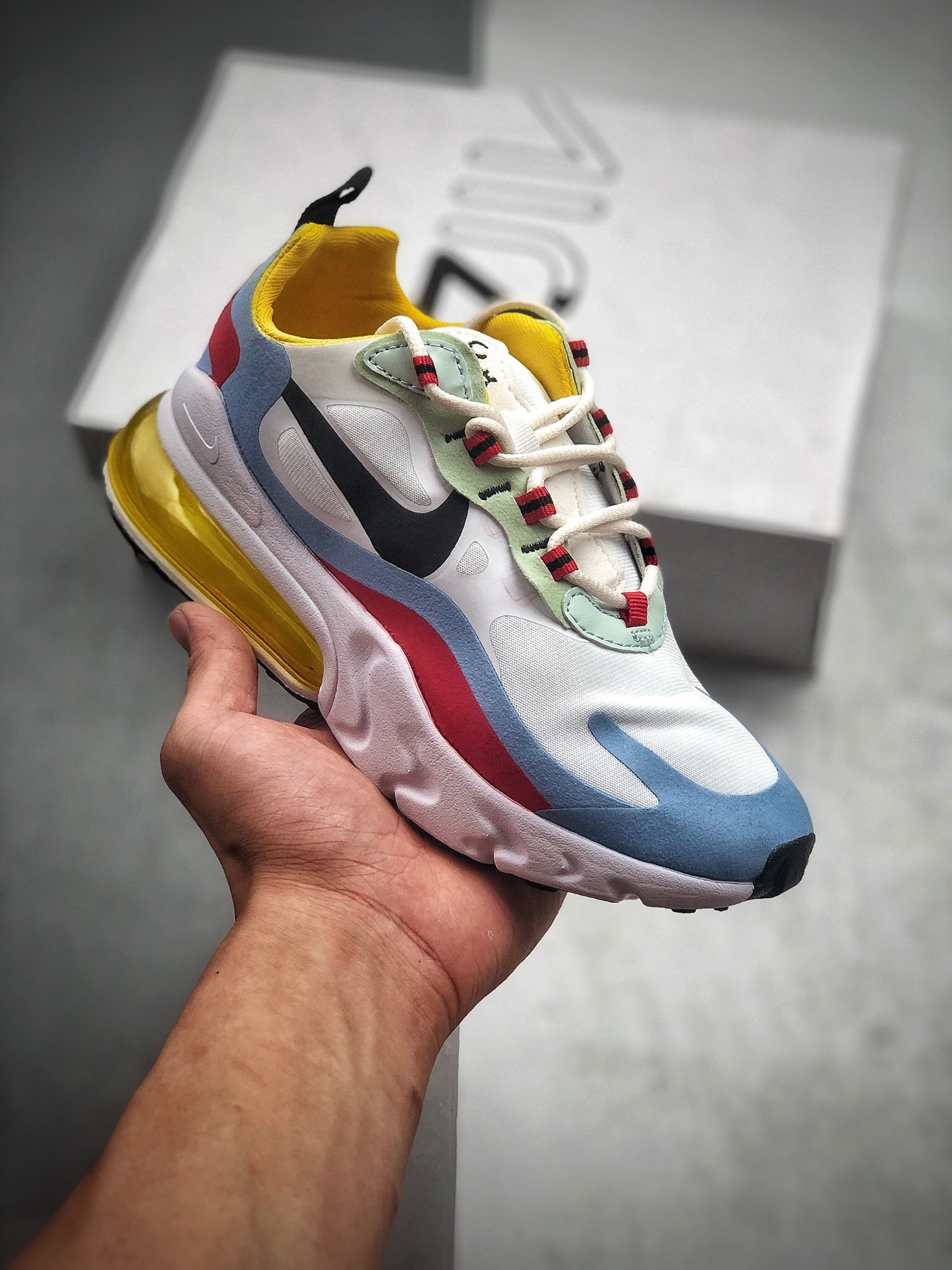 110 耐克 Nike React Air Max 270 React 高桥盾网纱系列 机能半气垫跑步鞋货号 DA2610-161