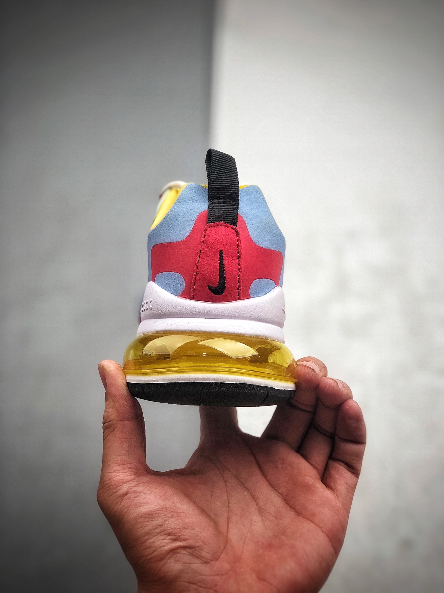 110 耐克 Nike React Air Max 270 React 高桥盾网纱系列 机能半气垫跑步鞋货号 DA2610-161