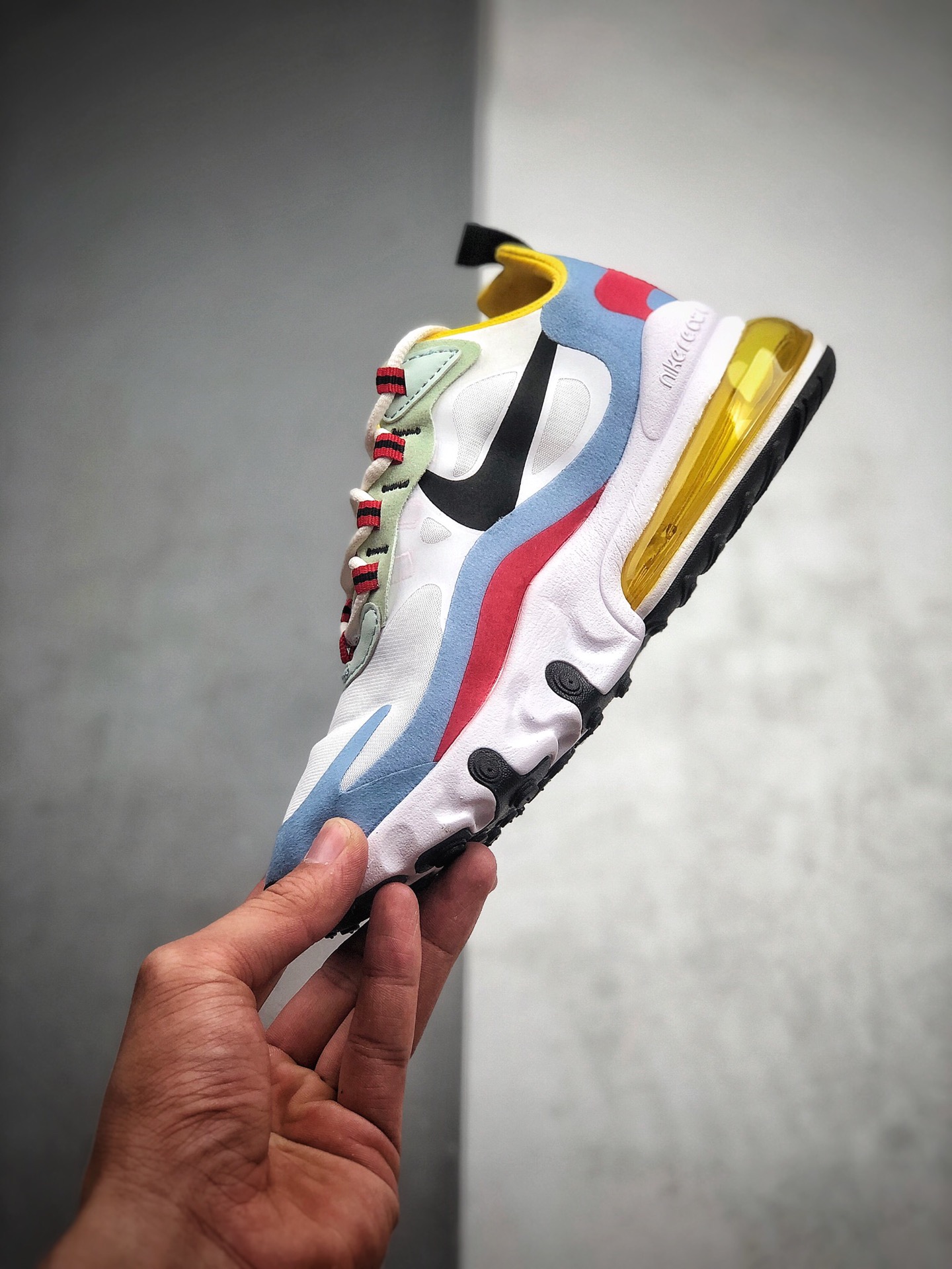 110 耐克 Nike React Air Max 270 React 高桥盾网纱系列 机能半气垫跑步鞋货号 DA2610-161