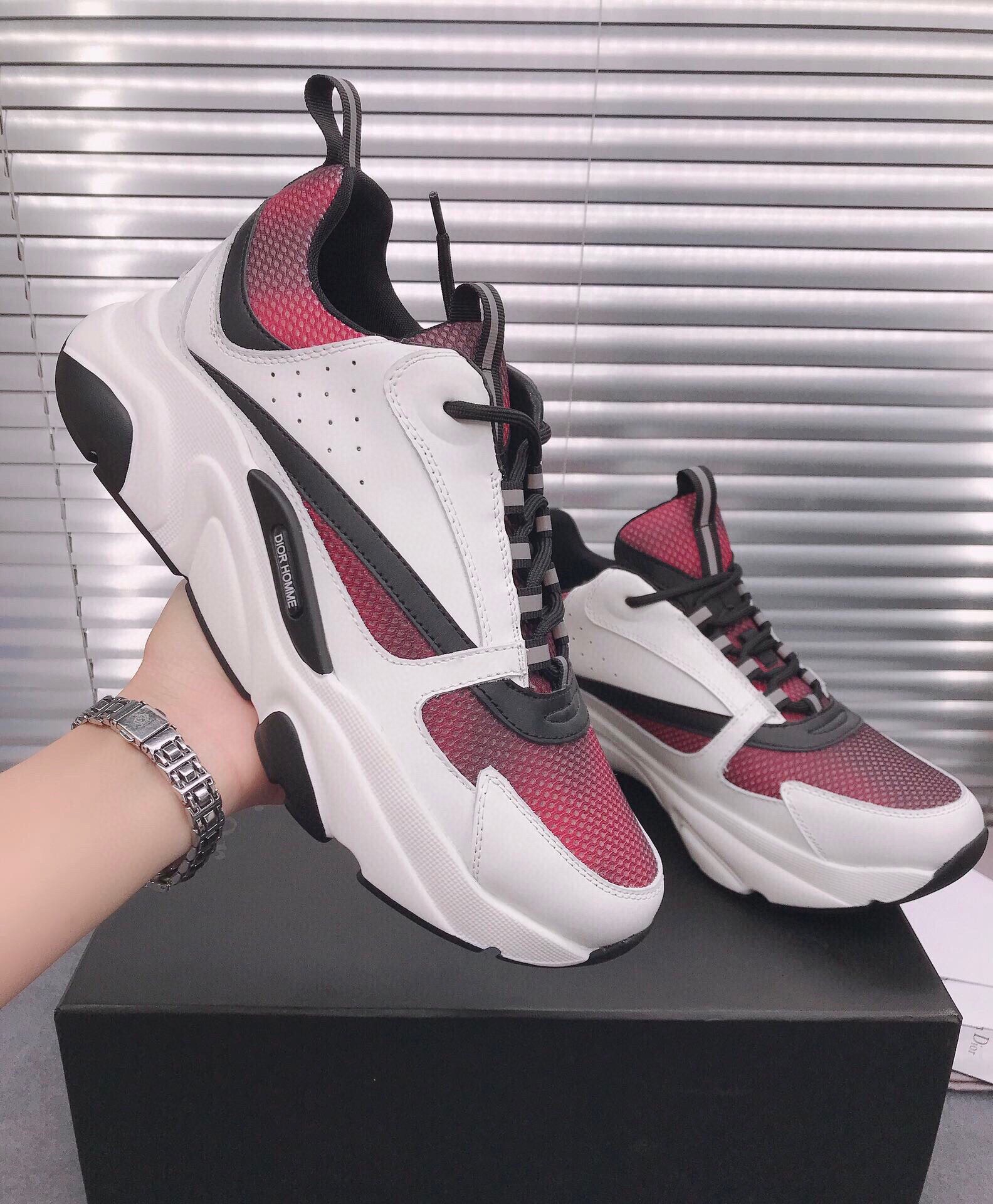 [Dior] Dior pops zapatos en una serie de colores par de modelos de pasarela modelos contador de seda