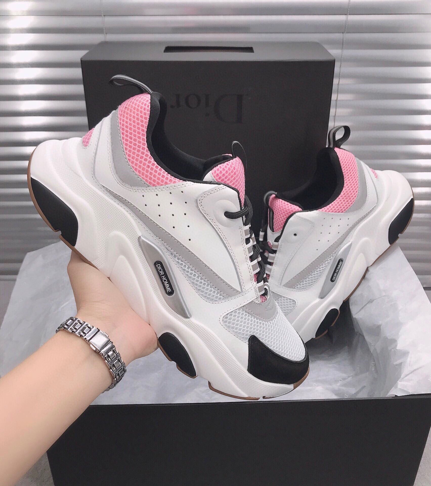 [Dior] Dior pops zapatos en una serie de colores par de modelos de pasarela modelos contador de seda