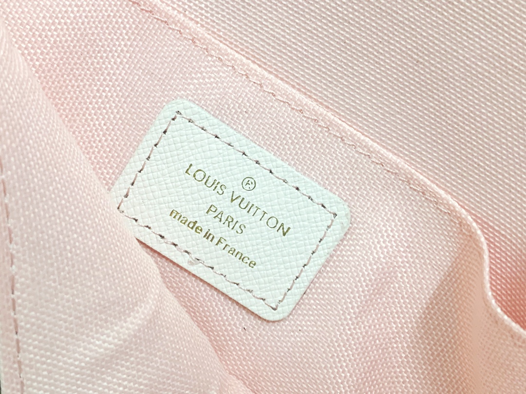 FELICIE 手袋 M61276 エレガントなデザインと実用性