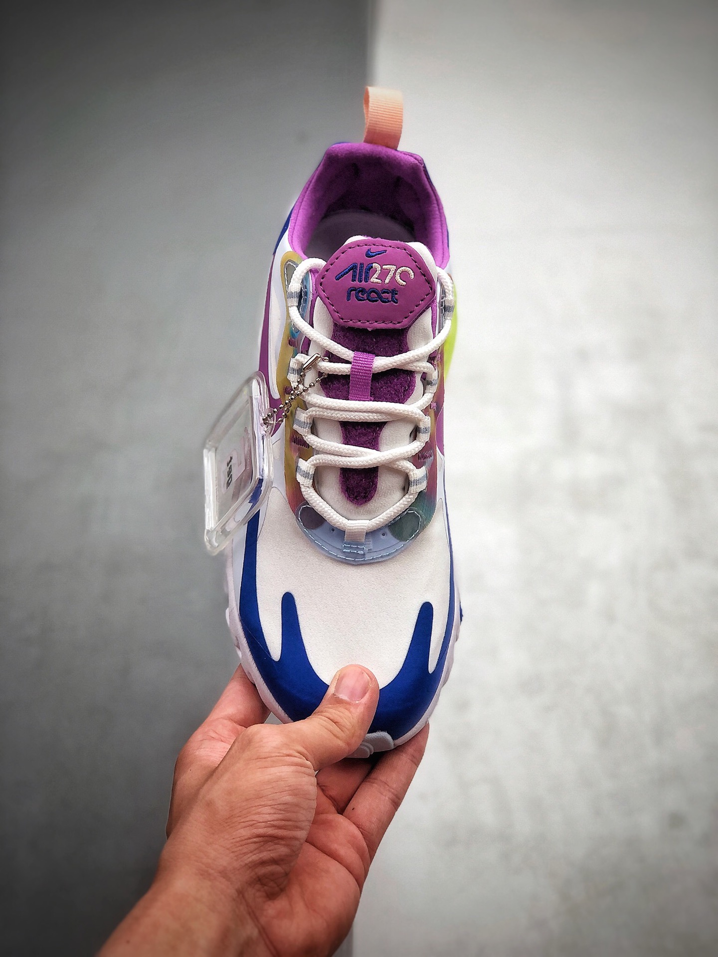 200 支 耐克 Nike React Air Max 270 React 高桥盾网纱系列 机能半气垫跑步鞋 CW0630-100