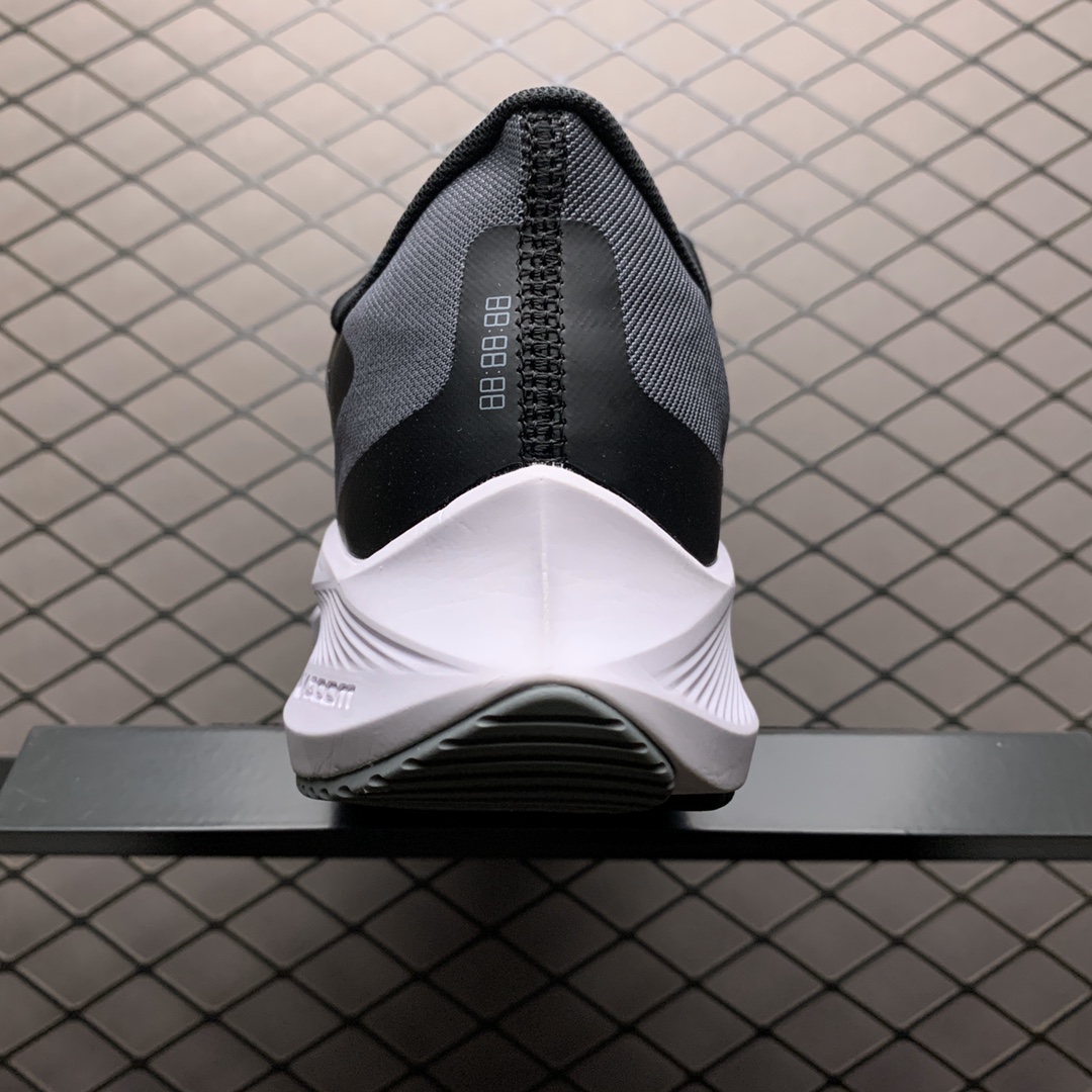170 Nike Air Zoom Winflo 7代 网面透气 训练跑步鞋 CJ0291-003 市